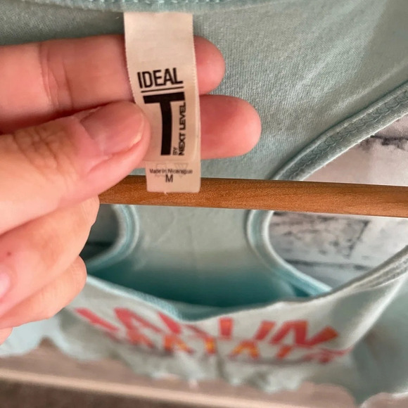 Women’s Hakuna Matata Lion King racerback tank top Medium - Picture 3 of 3